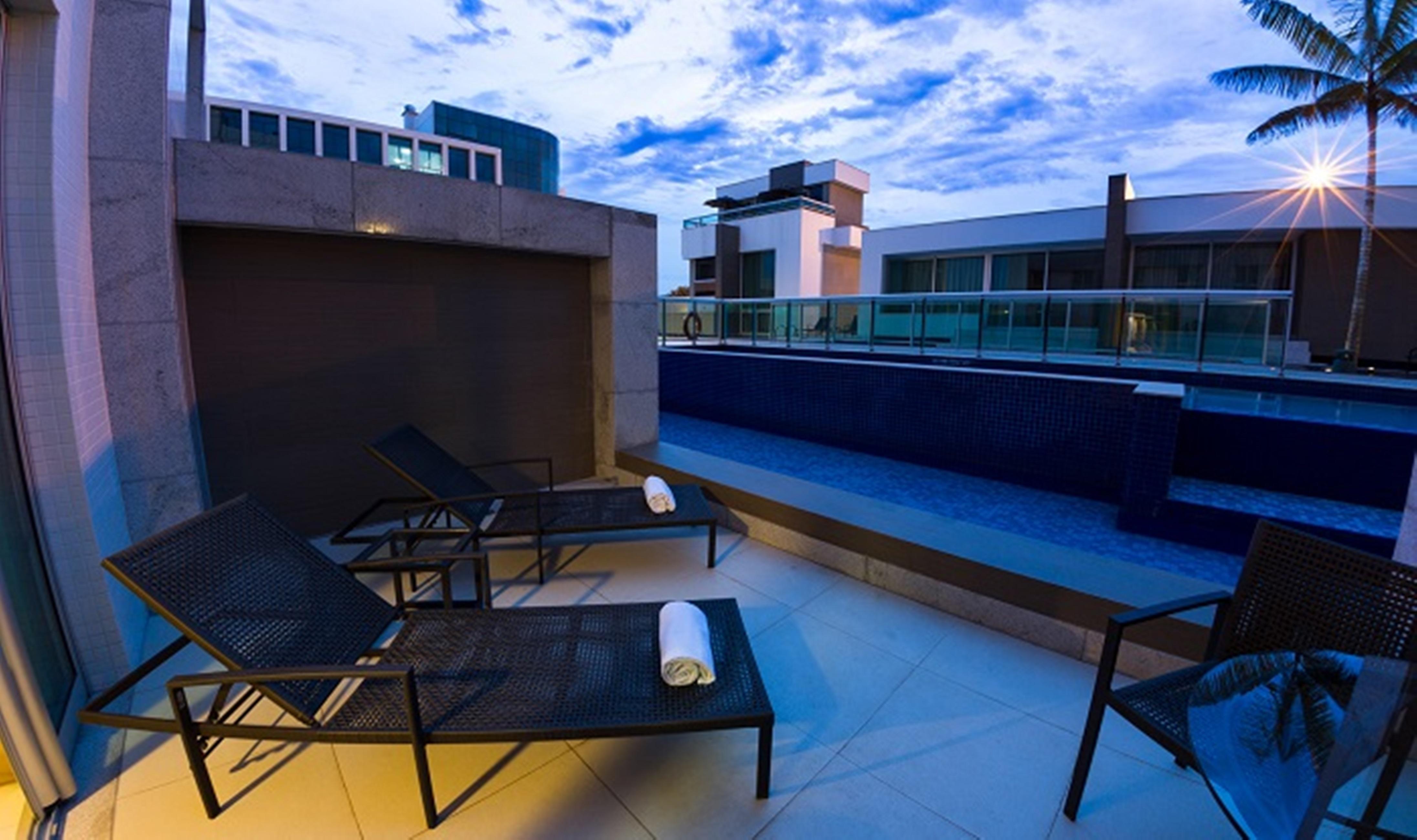 Jade Hotel Brasilia Candangolandia Kültér fotó Rooftop pool at the hotel