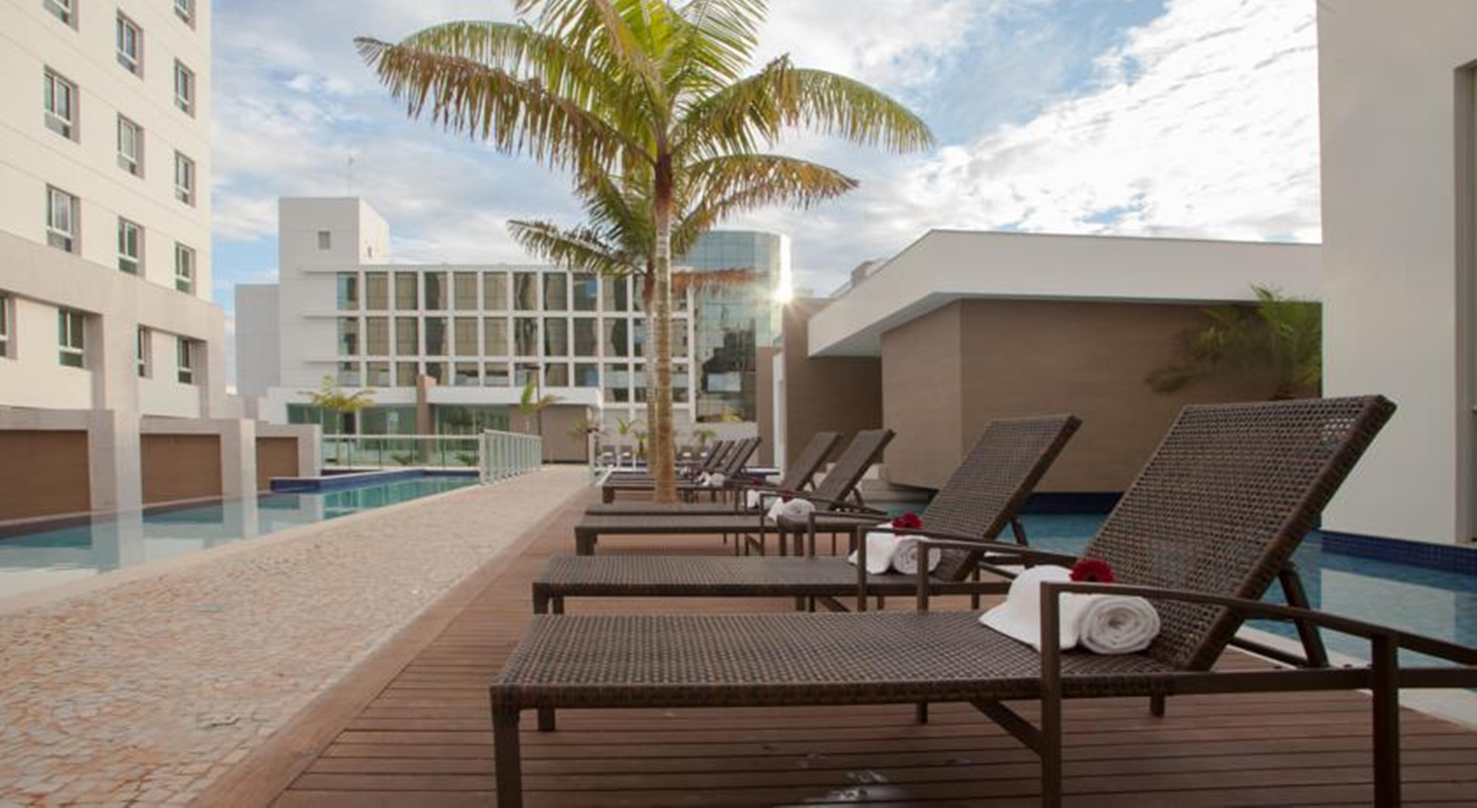 Jade Hotel Brasilia Candangolandia Kültér fotó The pool at the hotel