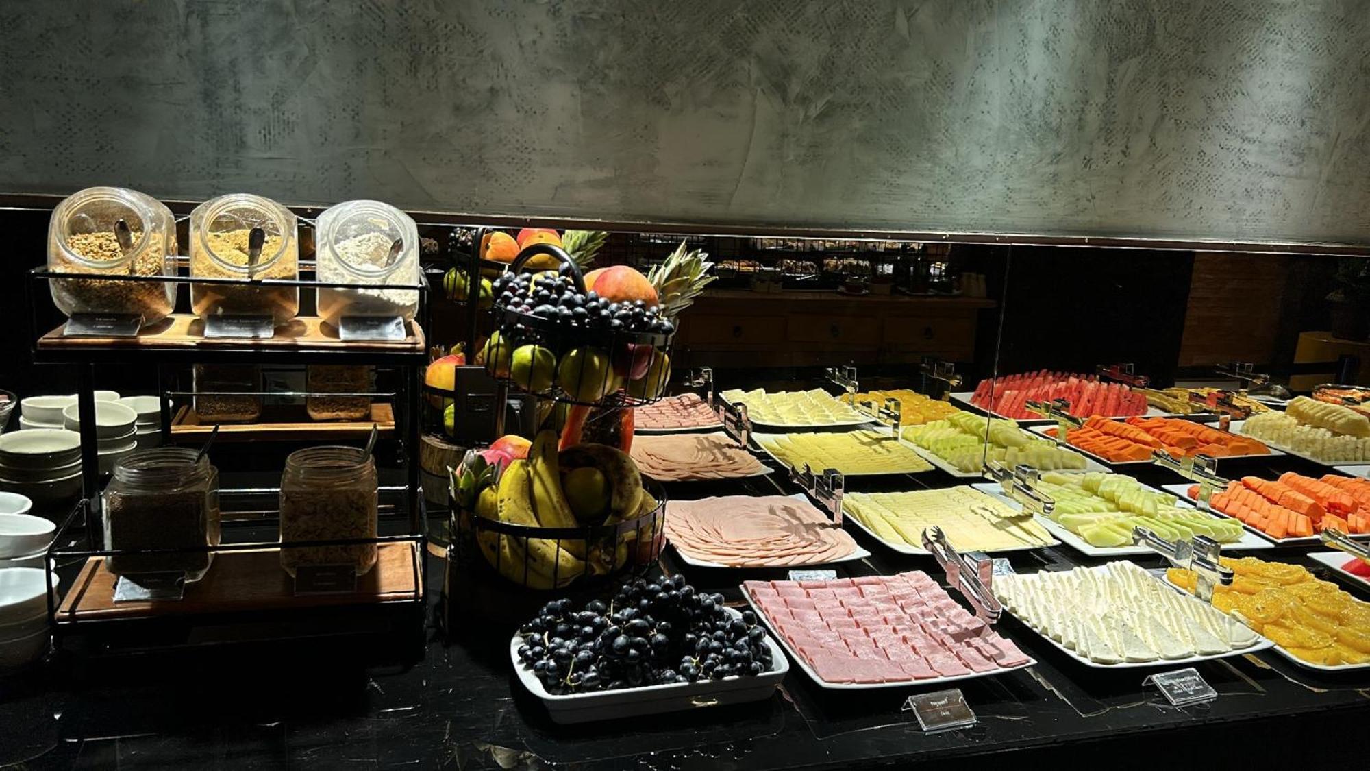 Jade Hotel Brasilia Candangolandia Kültér fotó A buffet at a hotel
