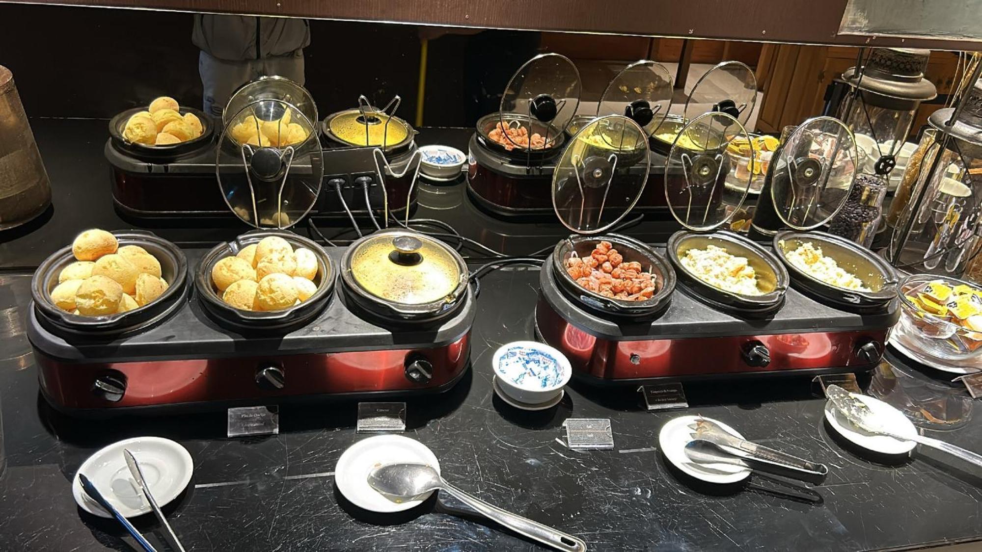 Jade Hotel Brasilia Candangolandia Kültér fotó A selection of dim sum at a buffet
