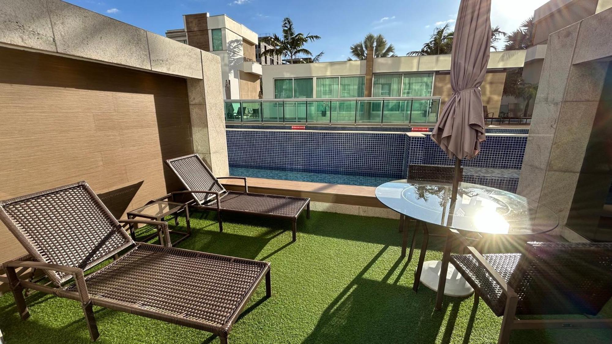 Jade Hotel Brasilia Candangolandia Kültér fotó Rooftop pool at the hotel
