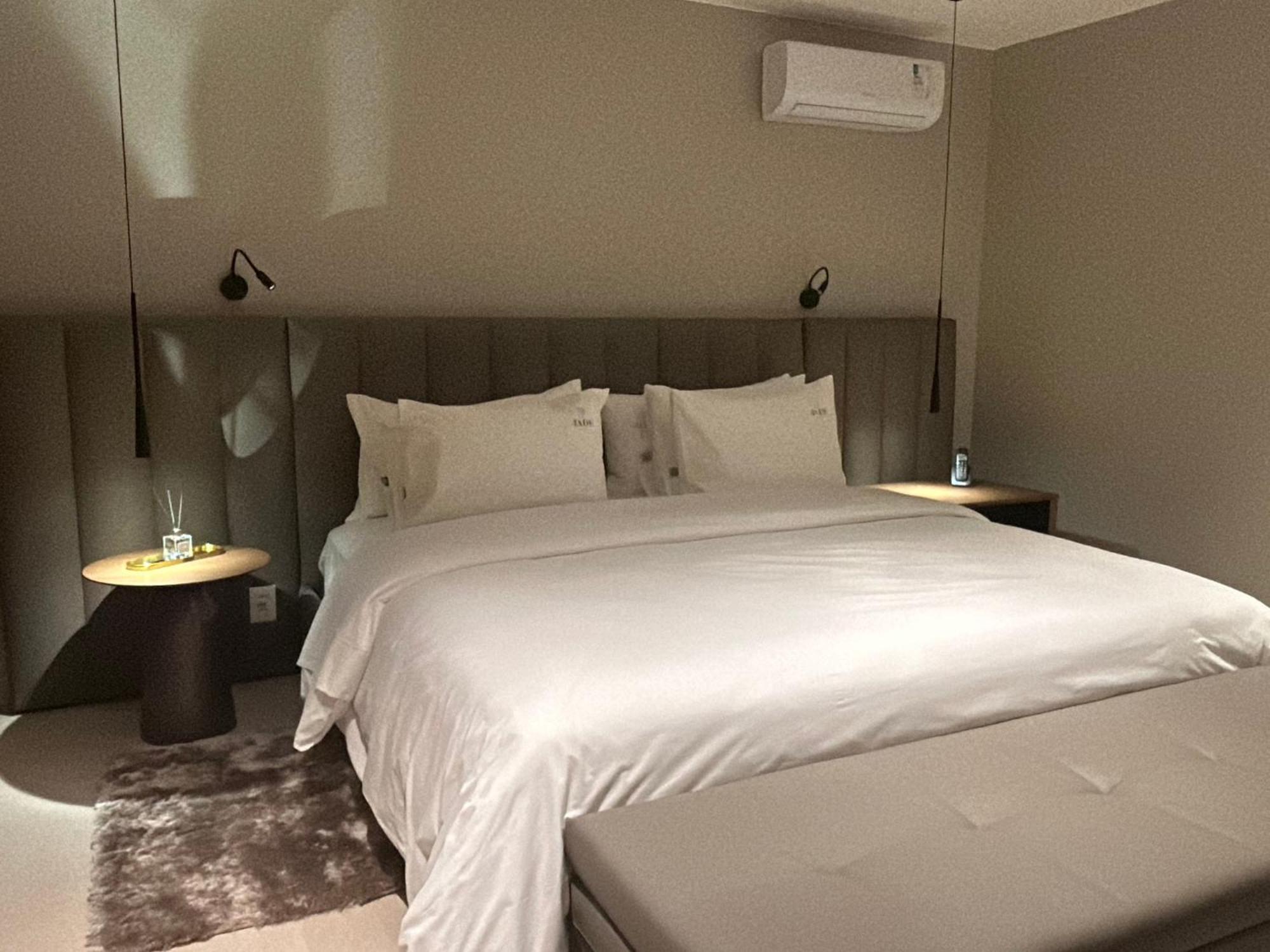 Jade Hotel Brasilia Candangolandia Kültér fotó A bedroom at the hotel