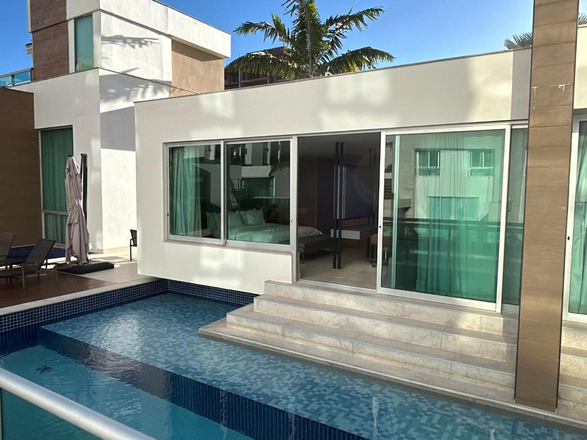 Jade Hotel Brasilia Candangolandia Kültér fotó A swim-up suite at the Hard Rock Hotel & Casino Punta Cana